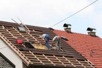 Oferty pracy w Norwegii na budowie jako dekarz przy montażu okien dachowych